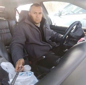 Meet your Posher, Carlos